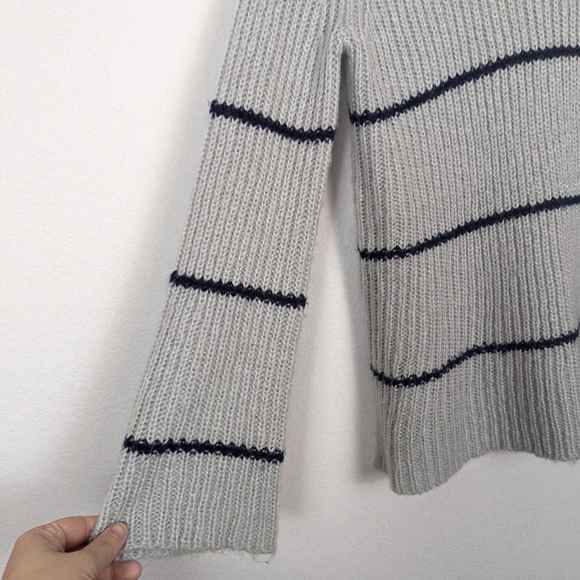 Wooden Ships Grey Stripe Wool Blend Turtleneck Sweater Size S/M - Picture 5 of 7